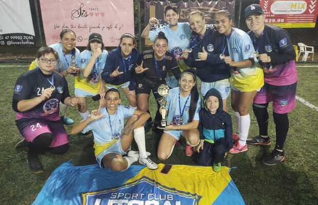 Virou Rotina – Meninas do Sport Club Litoral faturam invictas torneio de futebol Society em Brusque