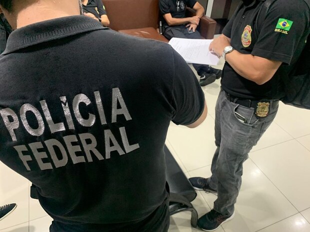 Itajaí - Polícia Federal deflagra operação de combate ao contrabando de fumo