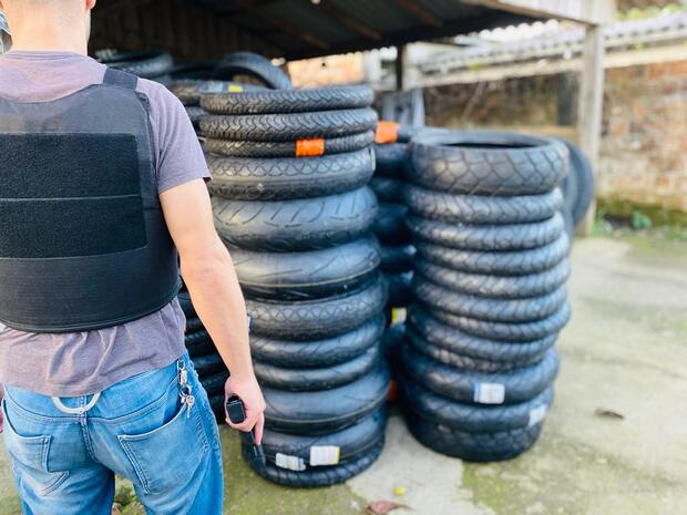 Joinville – Polícia Civil recupera carga roubada de pneus avaliada em R$ 500 mil