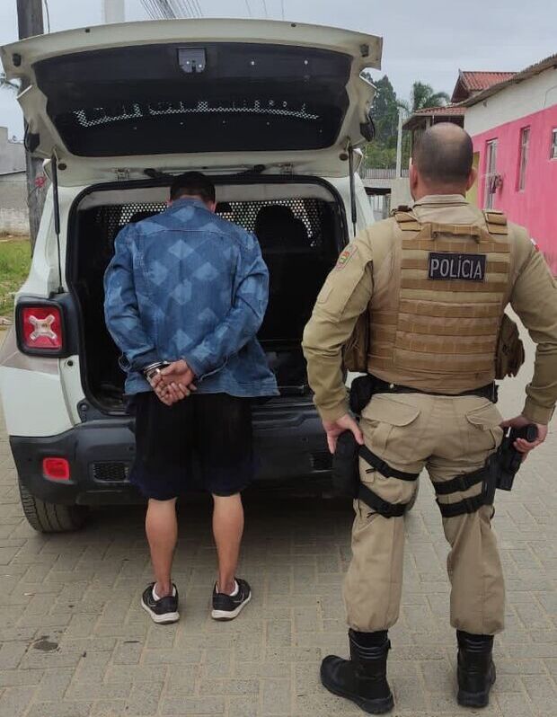 Cueca Premiada – Homem é preso com pedras de crack no Furado, em Balneário Piçarras