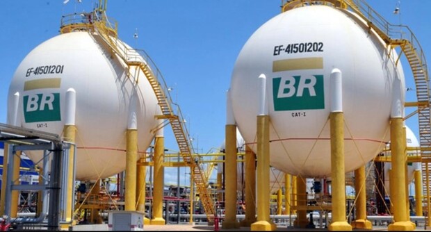 Petrobras reduz preço da gasolina em R$ 0,20 por litro nas refinarias