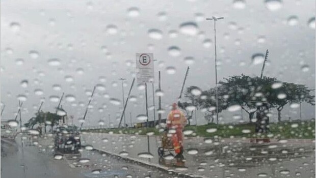 “Friaca” - Frente fria traz chance de chuva acompanhada de raios e granizo nesta quinta-feira