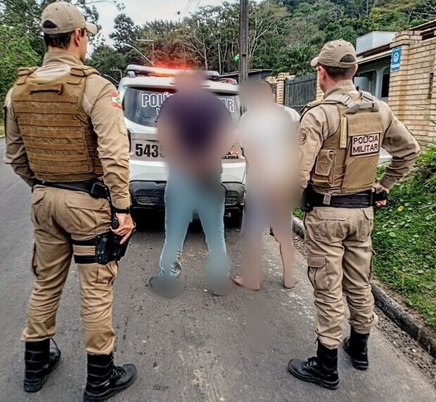 Penha – Dupla é presa após furtar residência de vereador no bairro Santa Lídia