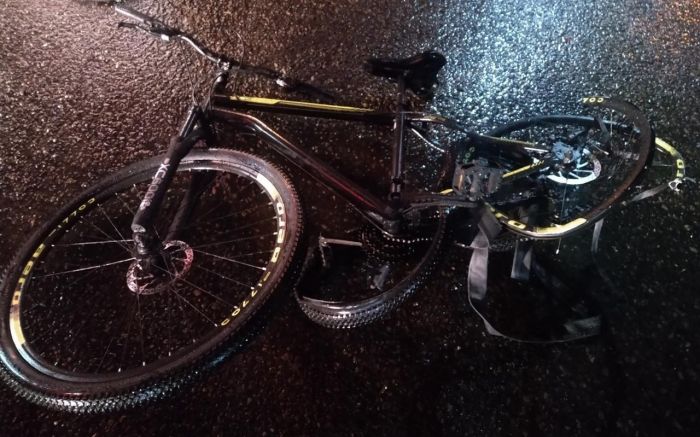 Itajaí - Ciclista morre atropelado por caminhão na Antônio Heil