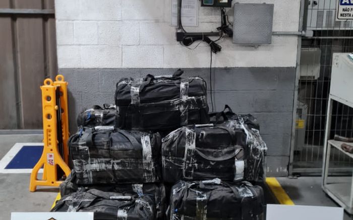 Navegantes - PF apreende 600 quilos de cocaína em contêiner no Porto