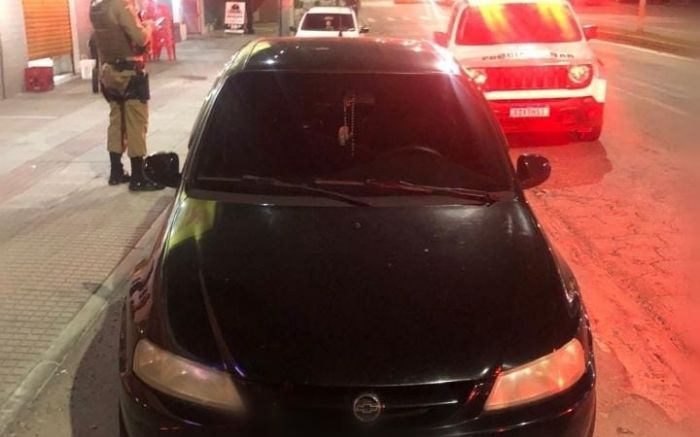 Queria Acertar a Lua - Motorista é preso após sair atirando no bairro Cordeiros em Itajaí