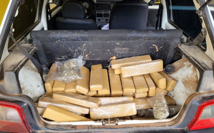 Barra Velha - Homem é preso com 75 quilos de maconha na BR 101