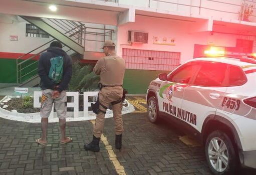 Balneário Piçarras – Procurado por furto é preso na Querosene no bairro Itacolomi