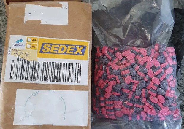 Ecstasy Postal - Grupo investigado em Balneário Piçarras, Araquari e Joinville por enviar droga pelos Correios