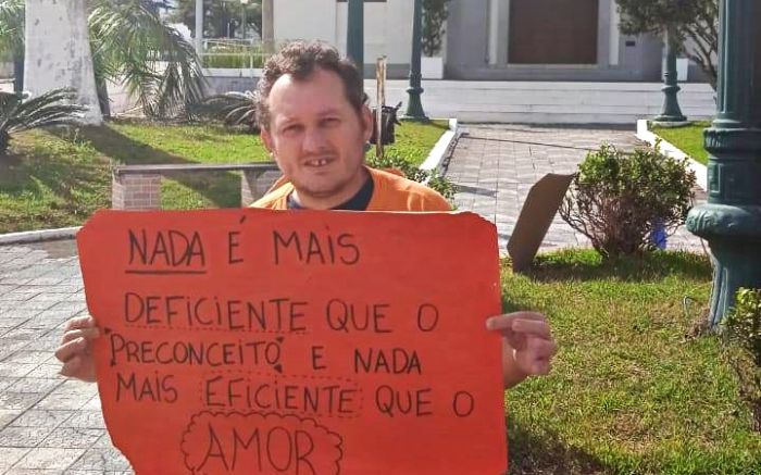 Alívio - Aluno da Apae de Penha que estava desaparecido desde sexta-feira é encontrado às margens da BR-101, em Itajaí