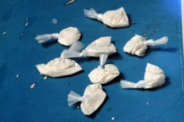 Convulsão Fatal - Engoliu papelotes de cocaína e morreu de overdose