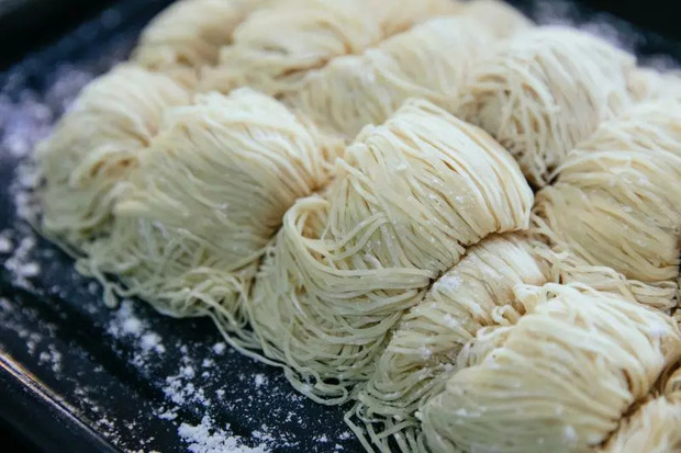 Alerta - Substância que matou cães é encontrada em marca de macarrão Keishi e Anvisa proíbe venda