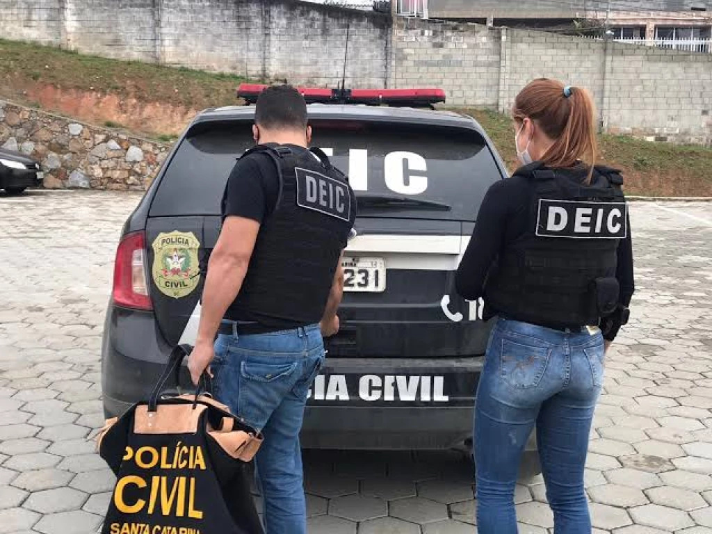 Suposta Fraude - DEIC apura denúncia que médico estaria atuando de maneira ilegal em Penha