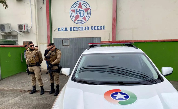 Blumenau - Escola ameaçada de massacre tem reforço no policiamento nesta segunda