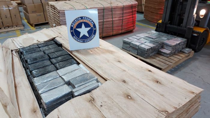 No Compensado - Receita Federal apreende 293 quilos de cocaína no Porto de Itajaí