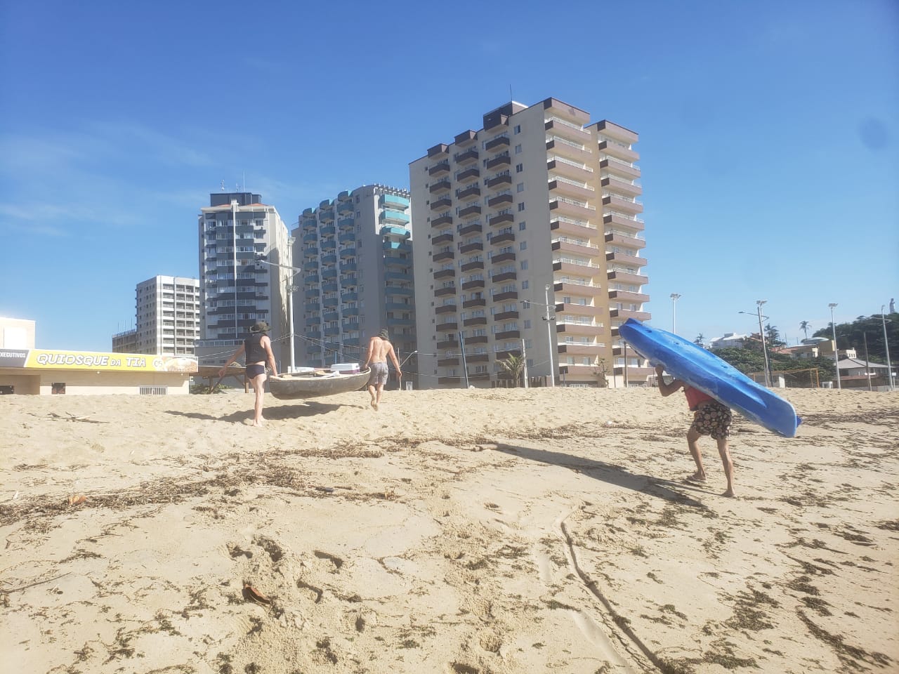 Em Barra Velha: Órgãos de segurança fazem a limpa na cidade e retiram cerca de 100 pessoas das praias