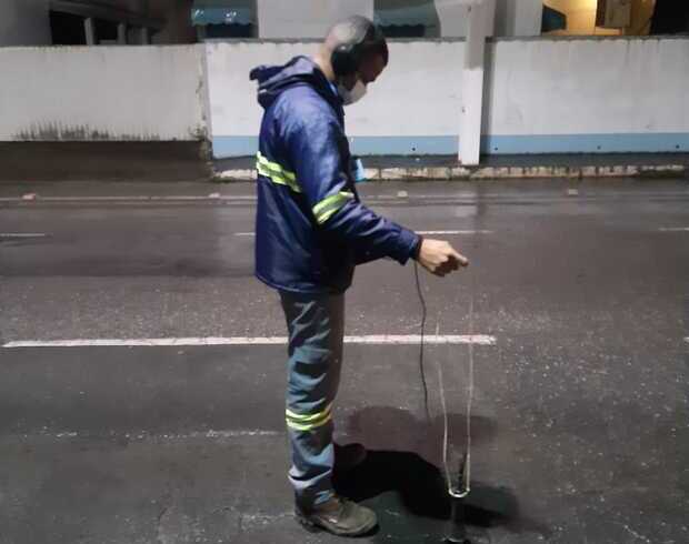 Águas de Penha intensifica fiscalização nas ruas da cidade para identificar vazamentos ocultos