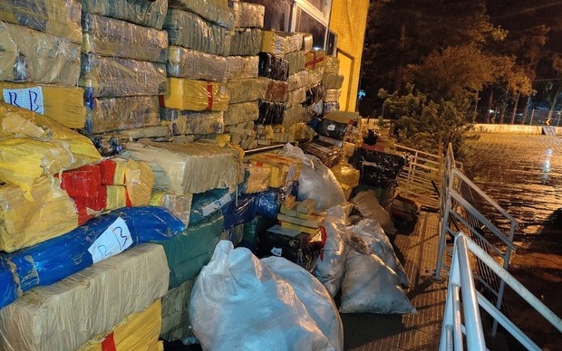 No farelo de milho – PRF e PM apreendem três toneladas de drogas na BR-101 em Palhoça