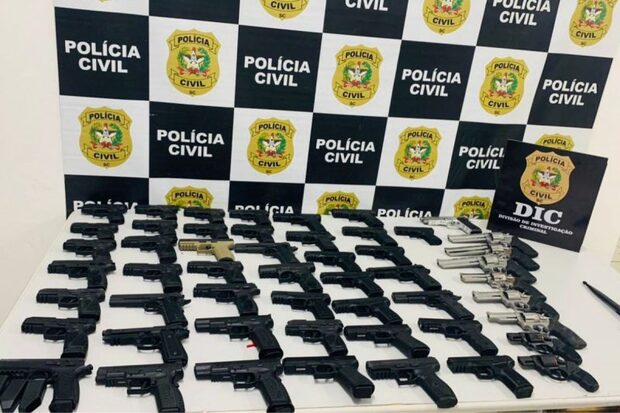 Joinville - Armas roubadas em Brusque são recuperadas em menos de 24 horas em Pirabeiraba