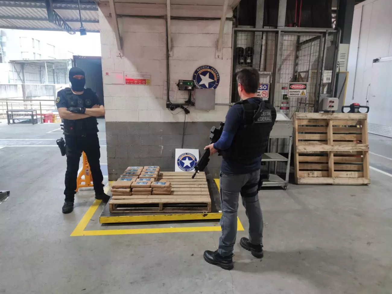 Navegantes - Receita Federal apreende mais de 40 quilos de cocaína com destino à Espanha no Porto de Navegantes