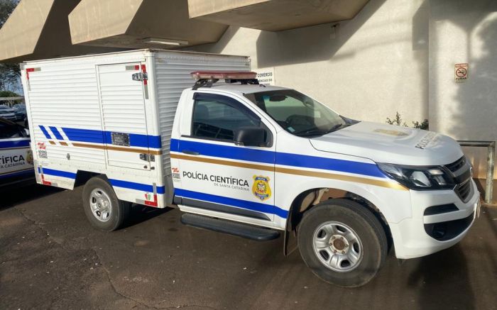 Enrolada no lençol - Mulher vítima de estrangulamento é encontrada morta no bairro Espinheiros