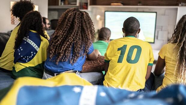 De olho na telinha – Prefeituras de Balneário Piçarras e Penha terão horário especial de funcionamento durante jogos do Brasil