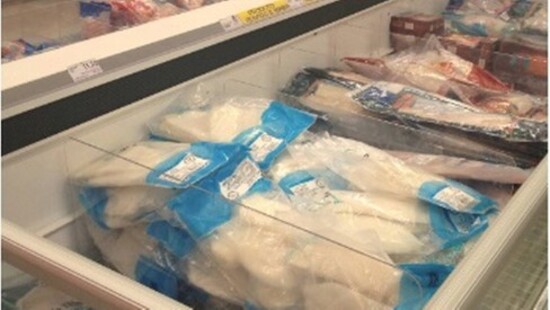 Penha - Peixaria é multada em R$ 5 mil por vender pescado “batizado” com excesso de água