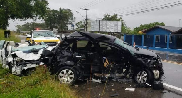 Ilhota - Mulher de 48 anos morre em grave acidente na Rodovia Jorge Lacerda