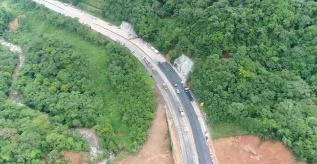 BR-376 - Tráfego na Serra de Guaratuba é liberado em uma pista