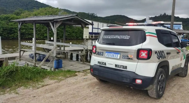 Porto Belo - Corpo de homem é encontrado dentro de lancha no Caixa D’aço
