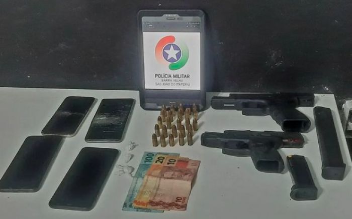 Barra Velha – Polícia Militar acaba com festança com exibição de armas