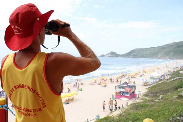 Afogamentos - Menino de 5 anos morre afogado em praia de Itapoá