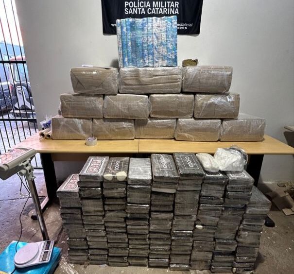 Polícia apreende dois carregamentos drogas em Itajaí e Balneário Camboriú