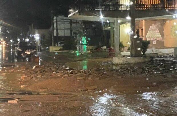 Temporal - Chuva castiga a cidade de Rodeio e deixa mortos e desaparecidos