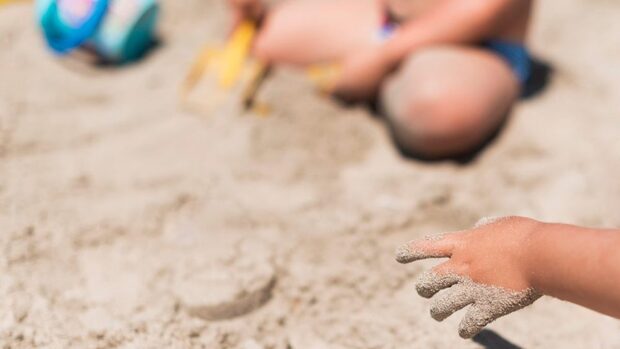 Balneário Camboriú - Mulher chama criança de ‘filha’ em praia de e é detida por tentativa de sequestro