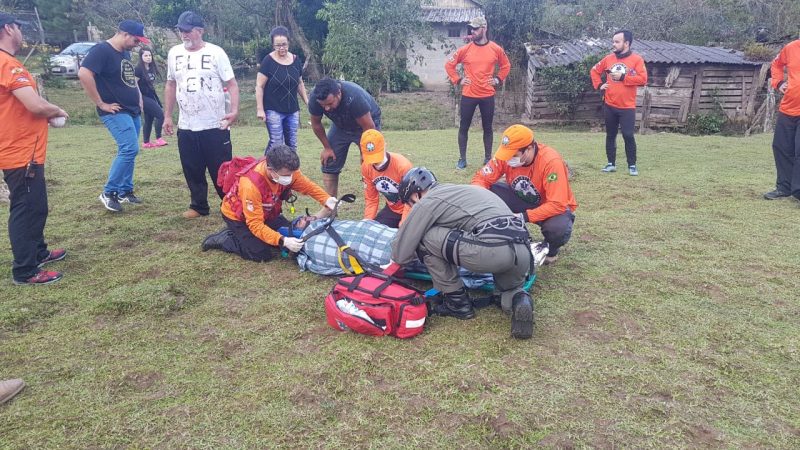 Joinville: Homem que estava perdido, desde sábado, na região da trilha do Castelo dos Bugres é resgatado pelos Bombeiros