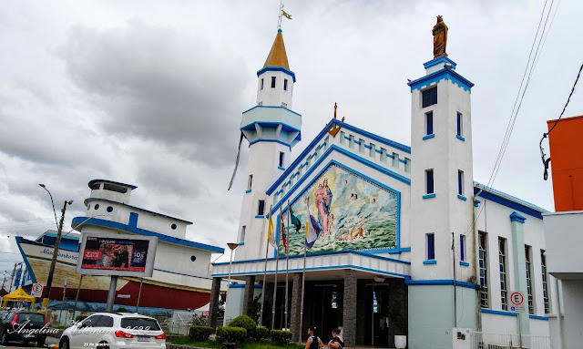 Mulher é condenada por atear fogo na igreja e perseguir o padre por paixão não correspondida
