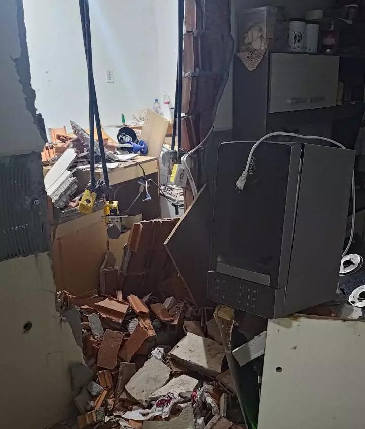 Perigo - Explosão é registrada em prédio residencial em Brusque