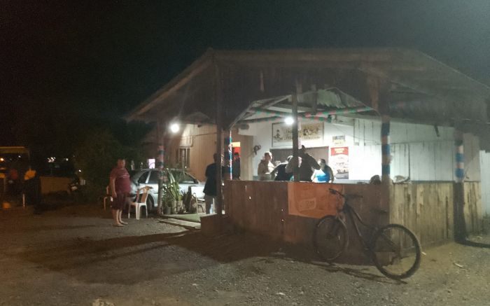 Barra Velha – Jovem conhecido como “Picanha” é baleado e morto dentro de bar, no bairro São Cristóvão