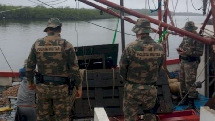 Balneário Barra do Sul – Polícia Militar ambiental apreende 400 quilos de camarão 