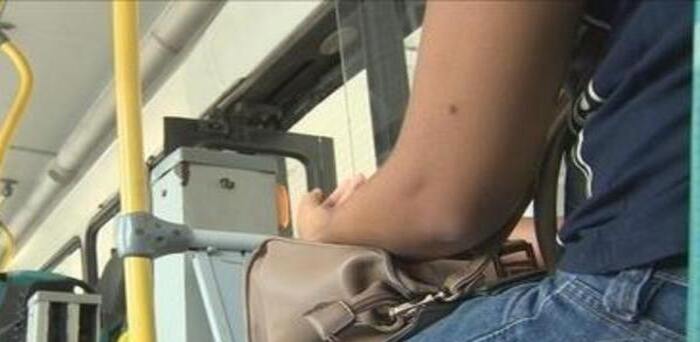 Jaraguá do Sul – Dorminhoco de araque é preso por passar a mão nas coxas de passageira e ônibus da linha Baependi