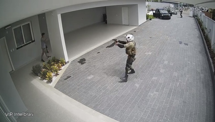 Fuga para a Canhanduba – Dupla é presa com carro roubado após perseguição policial no Norte de Balneário Piçarras