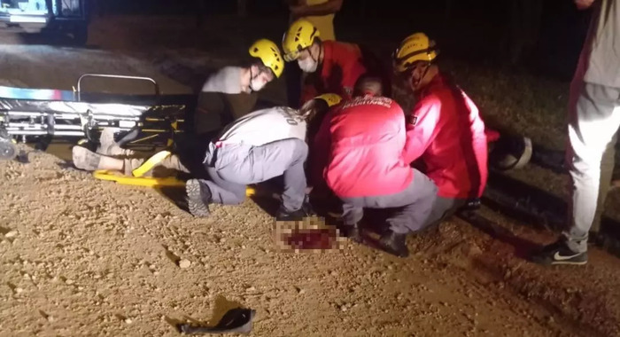 Ilhota - Motociclista sofre grave traumatismo craniano em acidente na Estrada Geral do Pocinho 
