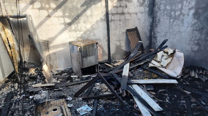 Camboriú – Quitinetes são destruídas por incêndio no bairro Tabuleiro