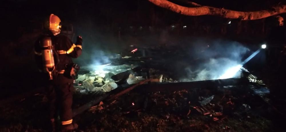 Penha – Cavalos morrem carbonizados em estábulo no bairro Santa Lídia