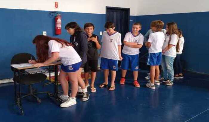 Penha – Ao todo 1899 alunos foram às urnas para escolher os representantes da Câmara Mirim 