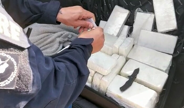 Itapema - PRF apreende carga milionária de cocaína depois de homem tentar fugir da fiscalização na BR-101