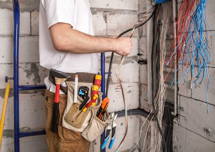 Balneário Piçarras - Assistência Social abre inscrições para curso de eletricista predial e residencial