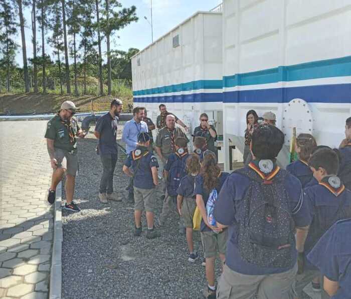 Penha - Estação de Tratamento de Água de Penha recebe visita de grupo escoteiro