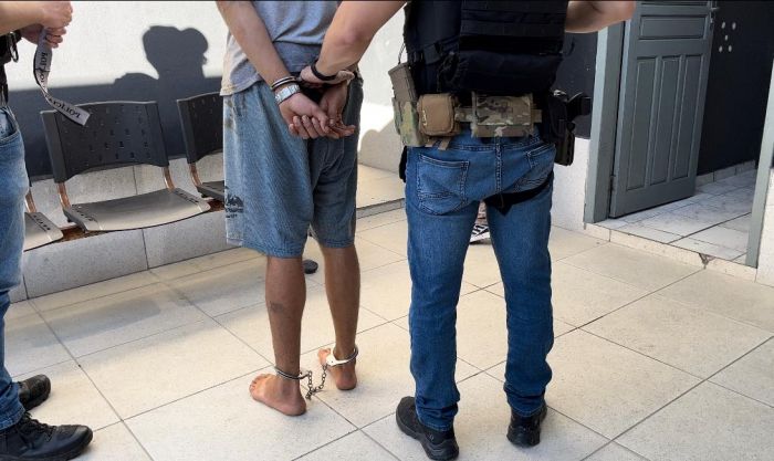 Itajaí – Cunhado de bandido que atacou bombeiros morre em confronto com a polícia no bairro Espinheiros